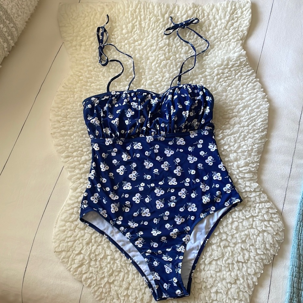 Ruched top one piece 💙